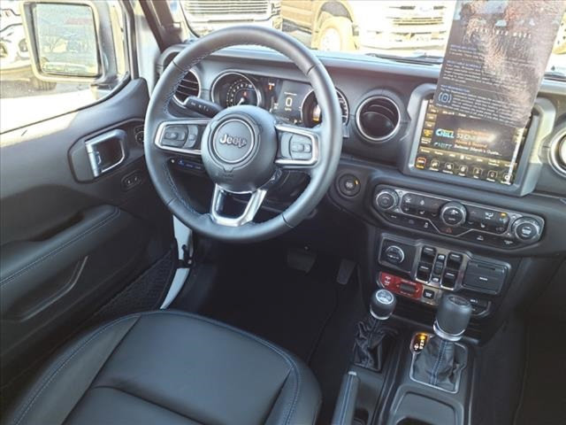 New 2023 Jeep Wrangler Unlimited Rubicon 4xe w/ Cold Weather Group AWD/4WD image 14
