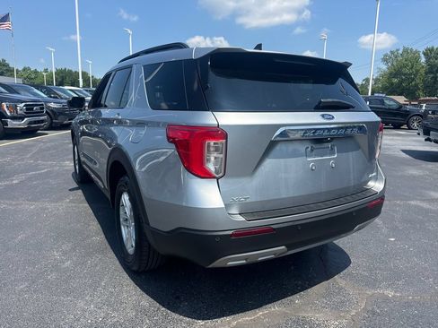 Used 2024 Ford Explorer XLT w/ Equipment Group 202A AWD/4WD image 9
