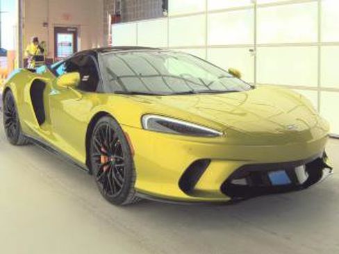 Used 2022 McLaren GT image 2