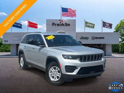 Certified 2025 Jeep Grand Cherokee Laredo w/ Luxury Tech Group I