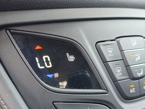Used 2020 Buick Envision Essence AWD/4WD image 35