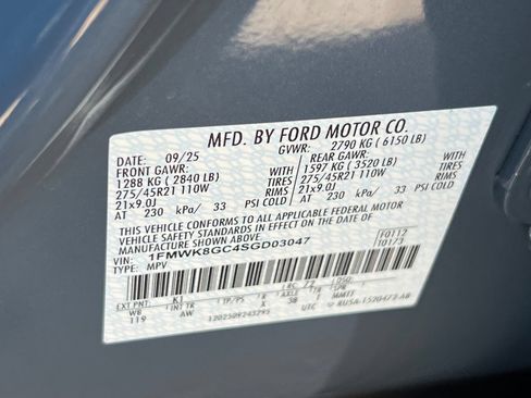 Certified 2025 Ford Explorer ST w/ Sun And Sound Package AWD/4WD image 30