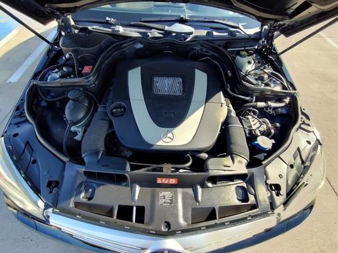 Used 2010 Mercedes-Benz C 300 Sedan image 40