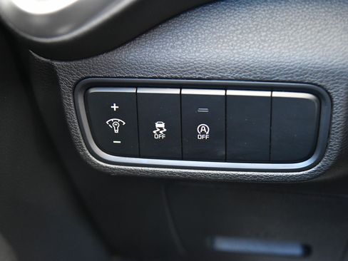 Used 2024 Kia Soul LX w/ Option Group 015 FWD image 26
