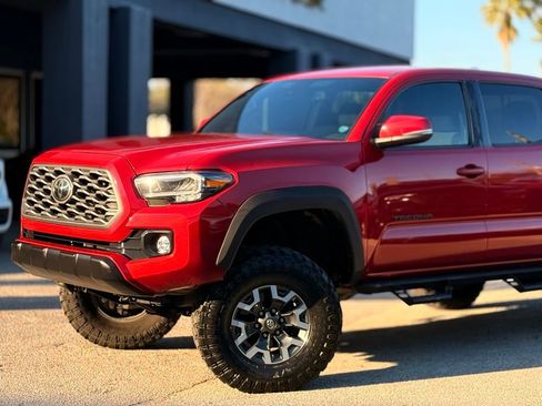 Used 2021 Toyota Tacoma TRD Off-Road image 2