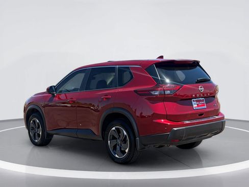 Used 2024 Nissan Rogue SV FWD image 3