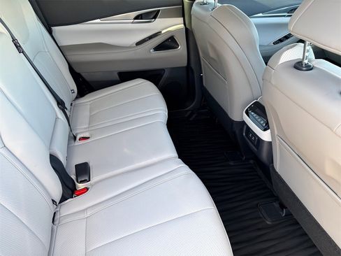 New 2026 INFINITI QX60 Luxe image 24