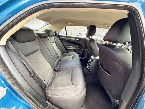 Used 2022 Chrysler 300 Touring w/ Sport Appearance Package image 30