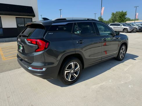 Used 2019 GMC Terrain SLT w/ Preferred Package AWD/4WD image 17