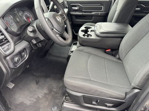 Used 2025 RAM 2500 Big Horn AWD/4WD image 9