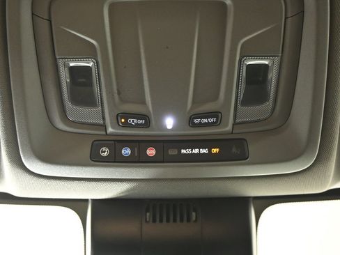 Used 2023 Chevrolet Silverado 1500 LT AWD/4WD image 31