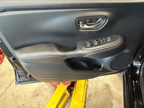 Used 2023 Honda HR-V Sport image 28