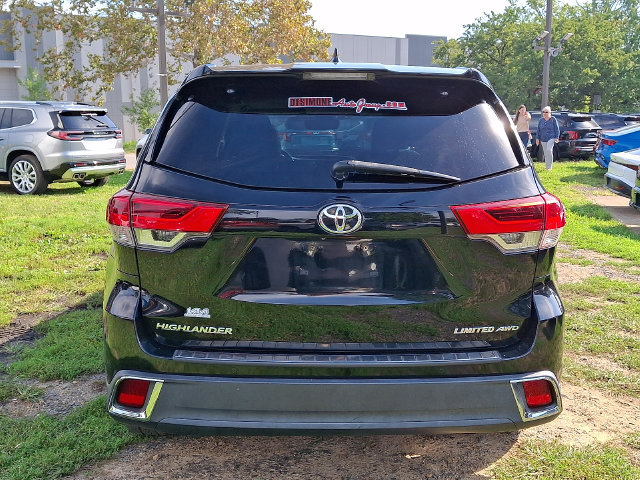 Used 2017 Toyota Highlander Limited AWD/4WD image 5