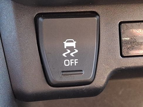 Used 2019 Toyota RAV4 LE image 25