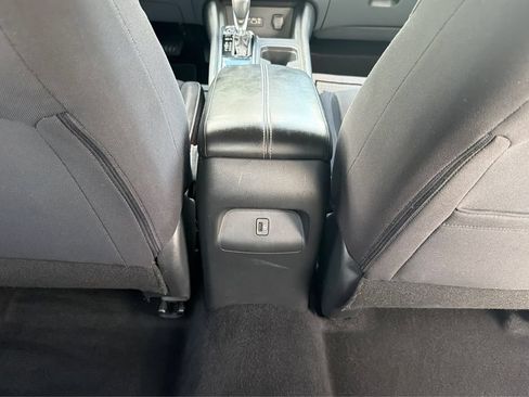 Used 2020 Nissan Sentra SV FWD image 19