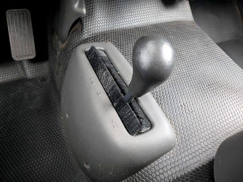 Used 2005 GMC Sierra 1500 W/T w/ Light Duty Power Package image 14