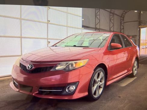 Used 2012 Toyota Camry SE image 12