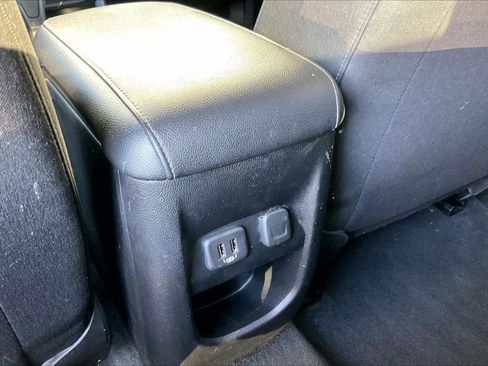Used 2021 Chevrolet Colorado LT w/ Safety Package RWD image 33