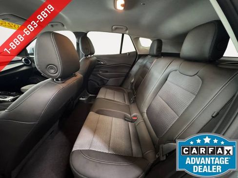Used 2025 Chevrolet Trax LT FWD image 22