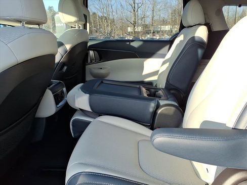 New 2026 Kia Carnival SX Prestige image 7