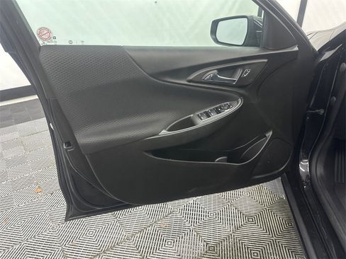 Used 2024 Chevrolet Malibu LT image 11