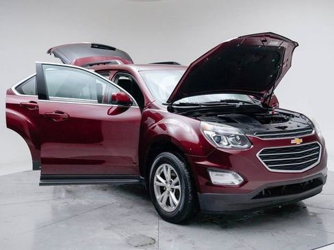 Used 2017 Chevrolet Equinox LT w/ Convenience Package image 11