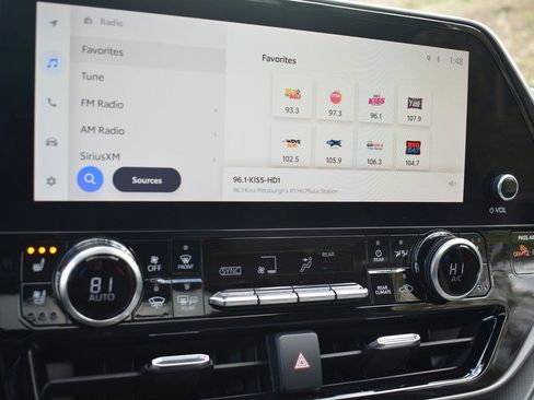 Used 2023 Toyota Highlander Limited image 17