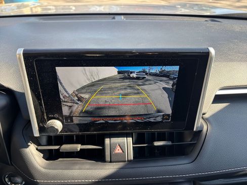 Used 2025 Toyota RAV4 XLE image 17