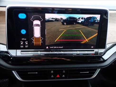 Used 2024 Volkswagen Atlas SE image 13