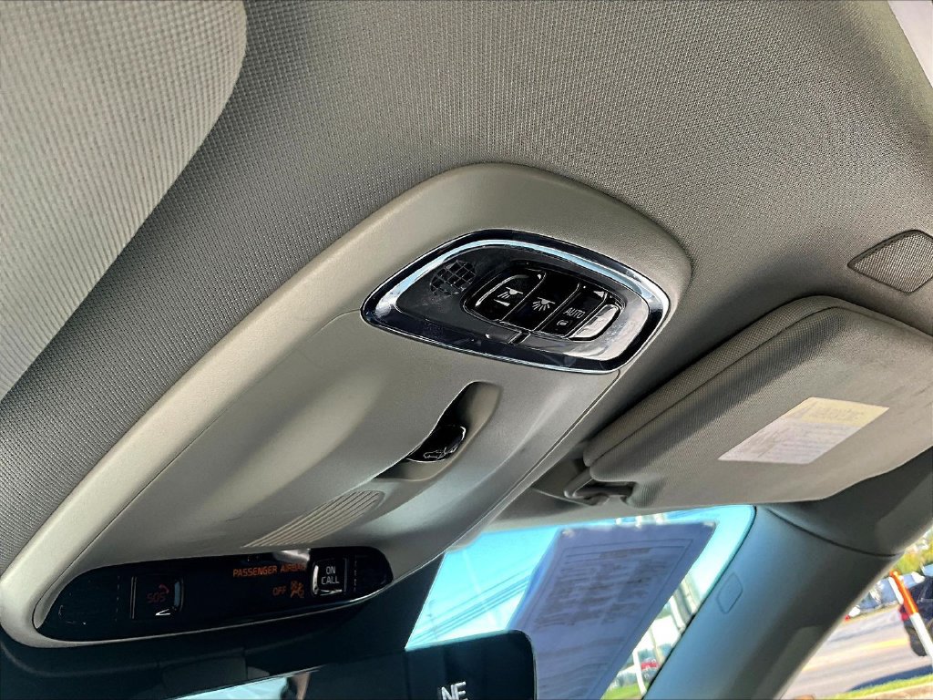Used 2019 Volvo XC90 T6 Momentum AWD/4WD image 16