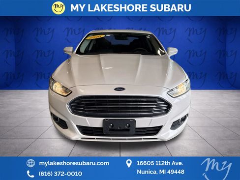 Used 2016 Ford Fusion SE w/ Equipment Group 202A FWD image 2