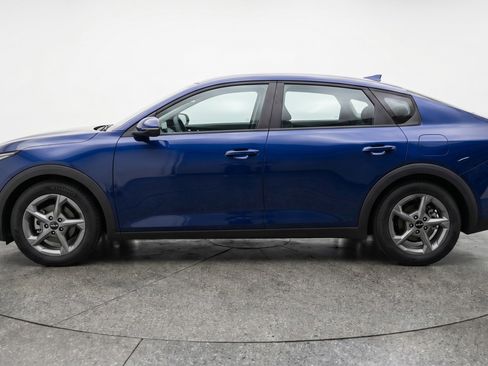 Used 2025 Kia K4 LXS image 5