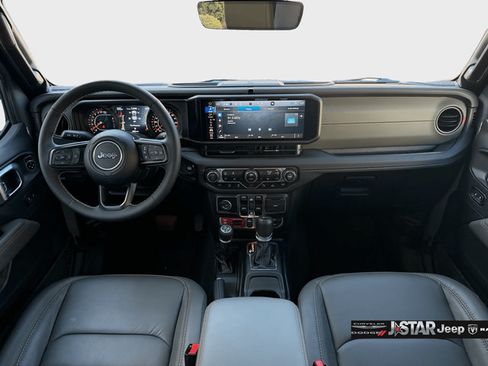 Used 2025 Jeep Gladiator Mojave AWD/4WD image 10