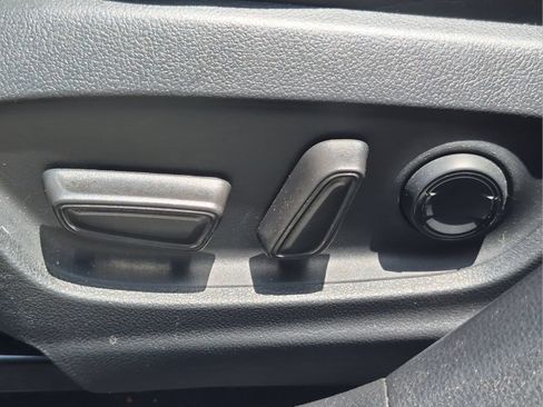 Used 2022 Toyota Corolla XSE FWD image 14