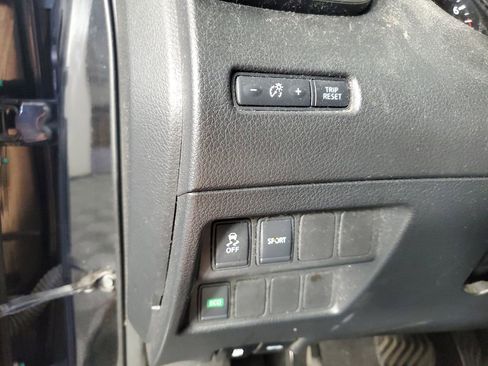 Used 2015 Nissan Rogue S FWD image 23