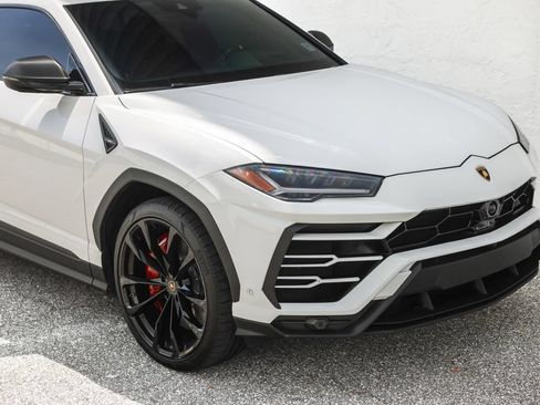 Used 2020 Lamborghini Urus AWD/4WD image 6