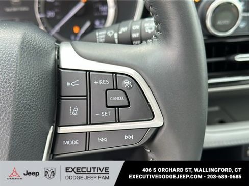 Used 2022 Toyota Highlander XLE image 14