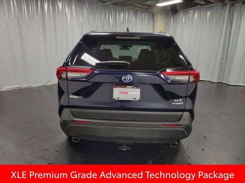 Used 2023 Toyota RAV4 XLE Premium AWD/4WD image 7