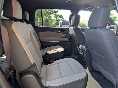 Used 2024 Chevrolet Traverse LT FWD image 25