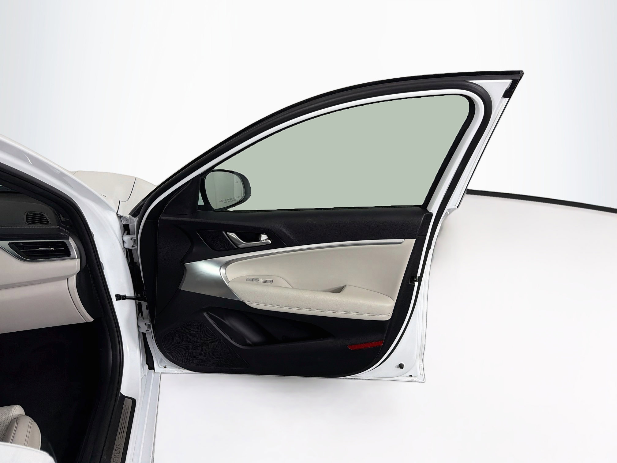 Used 2025 Genesis G70 2.5T RWD image 34