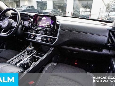 Used 2025 Nissan Pathfinder SV image 26