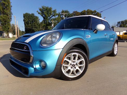 Used 2015 MINI Cooper S image 2