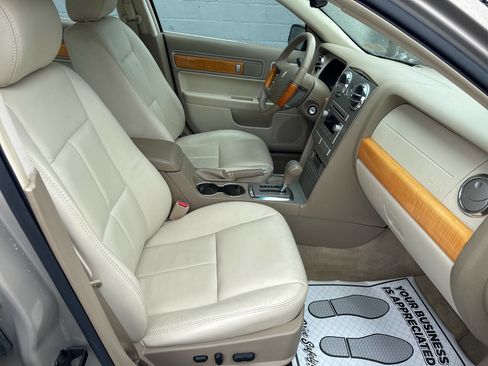 Used 2006 Lincoln Zephyr image 24
