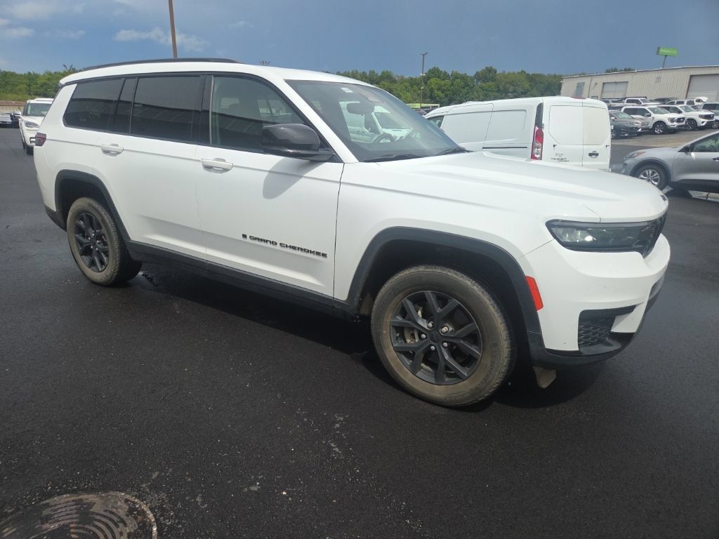 Used 2024 Jeep Grand Cherokee L Laredo RWD image 17