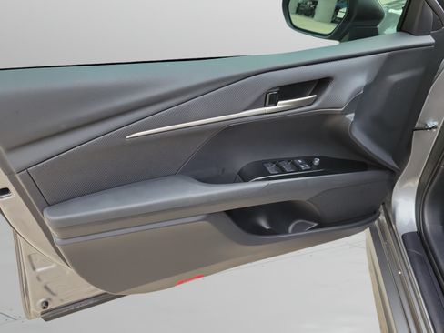 Certified 2025 Toyota Camry SE FWD image 6