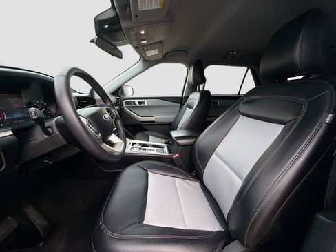 Used 2023 Ford Explorer XLT w/ Equipment Group 202A image 26