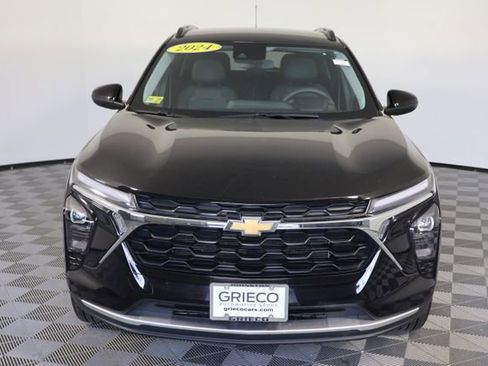 Used 2024 Chevrolet Trax LT image 3