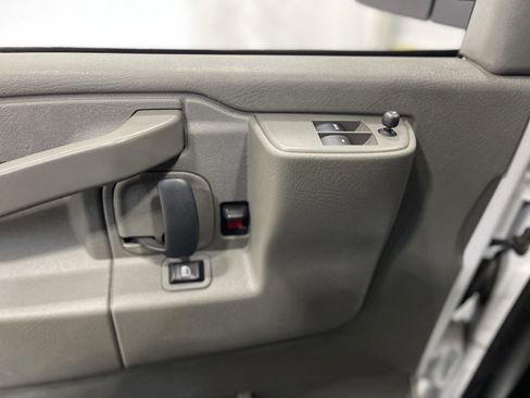 Used 2023 GMC Savana 2500 RWD 2500 135 w/ Driver Convenience Package image 14