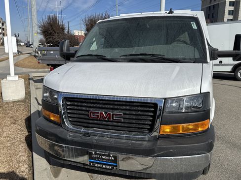 New 2025 GMC Savana 3500 Work Van w/ Power Convenience Package image 11
