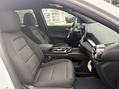New 2026 Chevrolet Equinox LT AWD/4WD image 19
